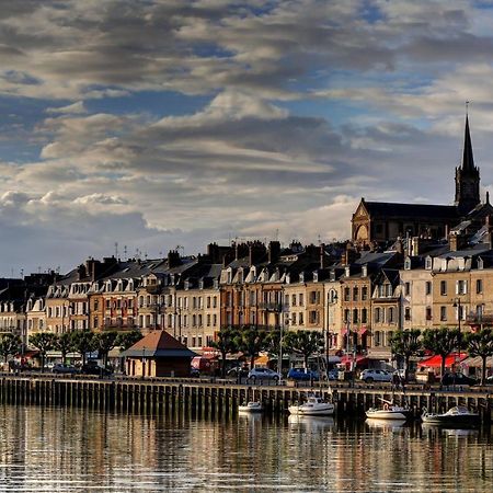 Trouville Sur Mer Vue Sur La Touque Trouville-sur-Mer Exterior foto